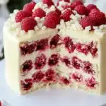 WEISSER SCHOKOLADEN HIMBEER KUCHEN First Image First Image