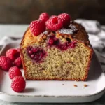 Saftiges Bananenbrot mit Himbeeren – Einfaches Rezept First Image First Image