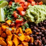 Süßkartoffel Burrito Bowl – gesund, sättigend und voller Geschmack First Image First Image