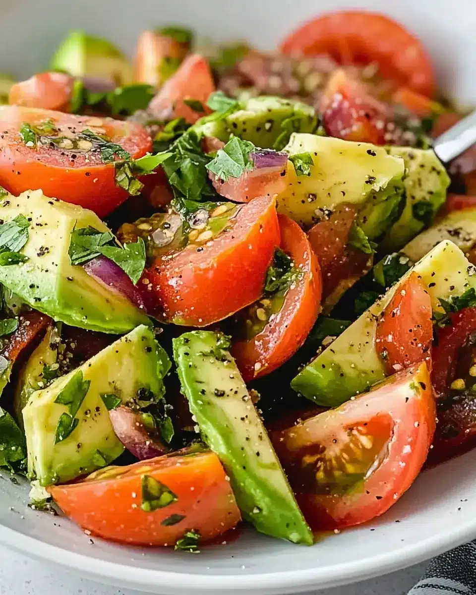 Avocado Tomaten Salat: Bestes Rezept in 10 Minuten – So Frisch! 7